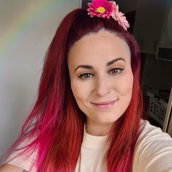 Meet your Posher, Vicky - Picture 1 of 1